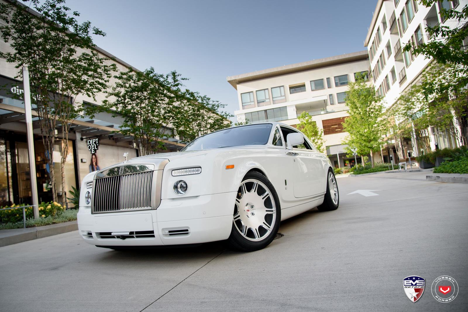 Диски роллс. Rolls Royce Phantom diski. Rolls Royce Phantom диски. Rolls Royce Phantom White. Колеса на Роллс Ройс Фантом.